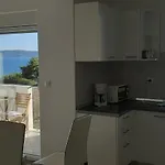 Seaview House Mali Rog