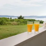 Seaview House Mali Rog * Zara