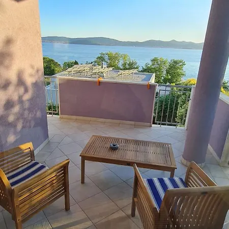 Seaview House Mali Rog Zára