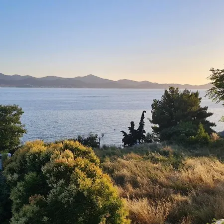 Seaview House Mali Rog Apartman