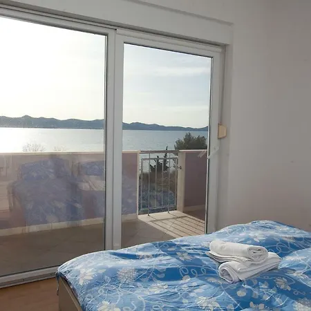 Seaview House Mali Rog Zára