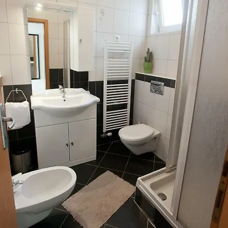 Seaview House Mali Rog Zára