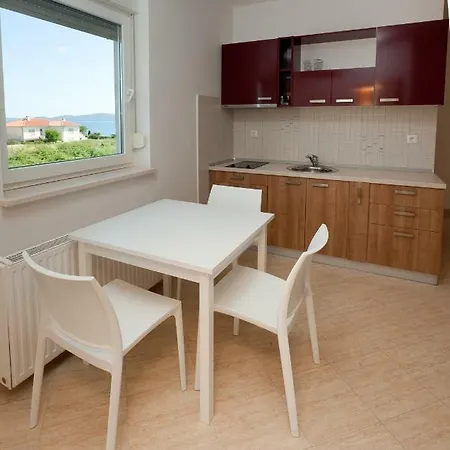 Seaview House Mali Rog Apartman *