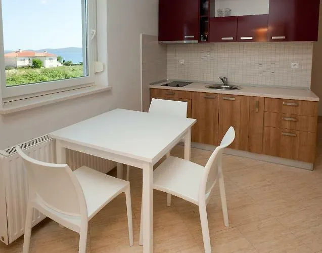 Seaview House Mali Rog Apartman *
