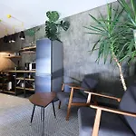 Seaview House Mali Rog *
