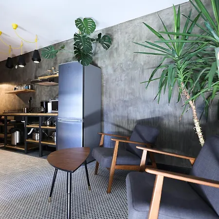 Seaview House Mali Rog *