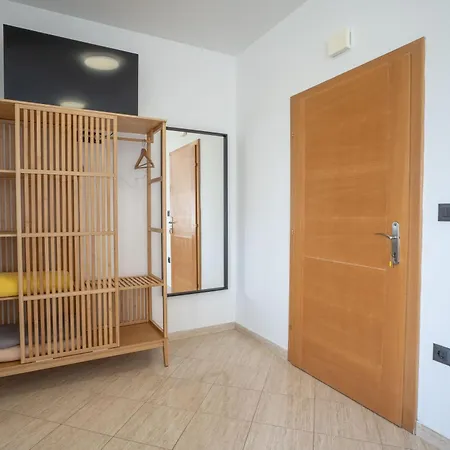 Seaview House Mali Rog Apartment *