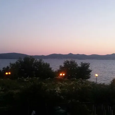 Apartment Seaview House Mali Rog